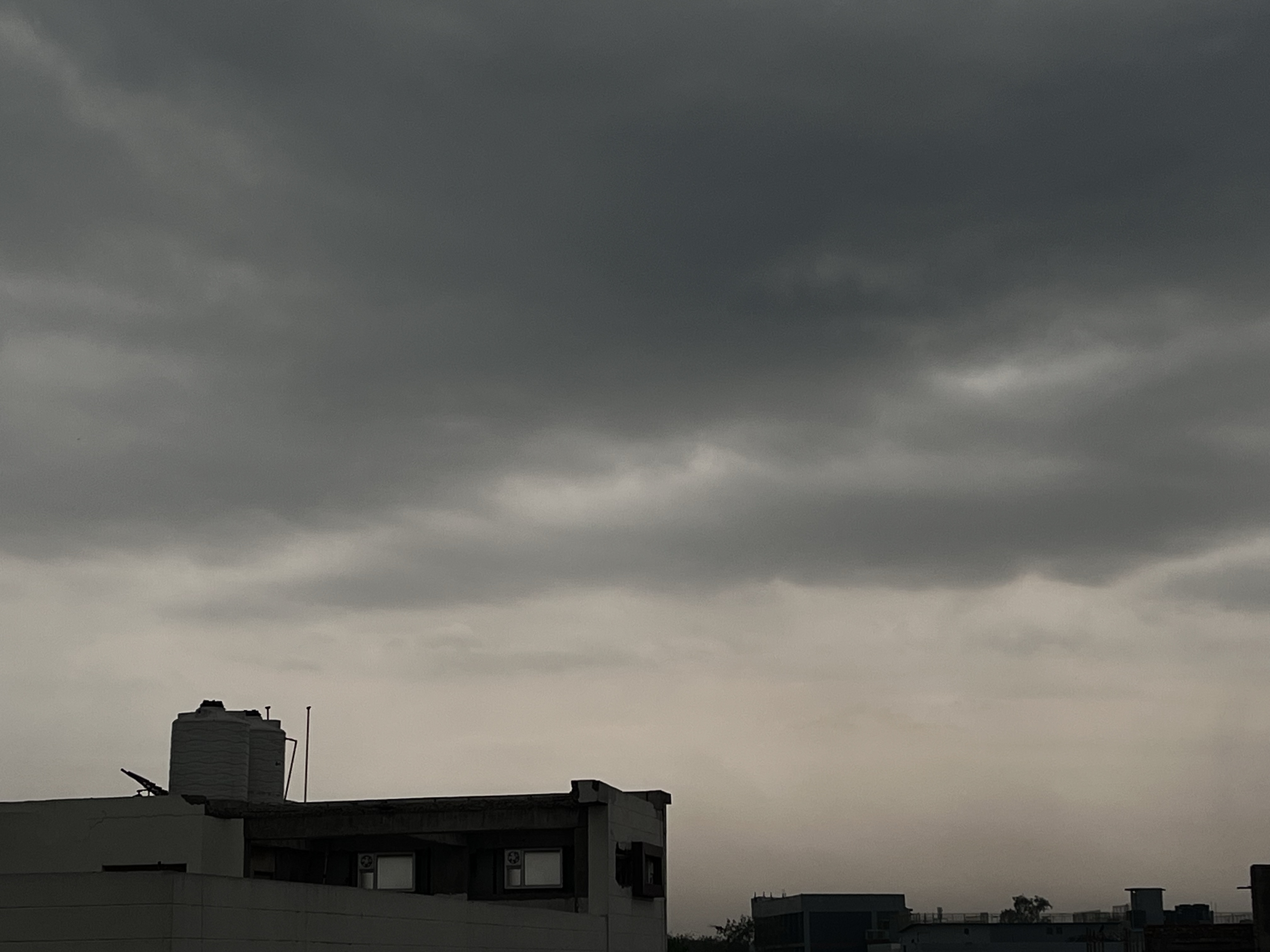 Cold winds and light showers that bless us…!